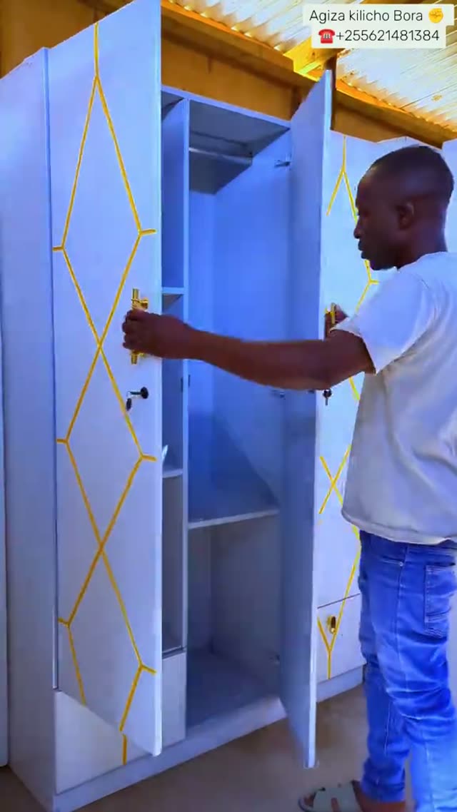 Kabati la Nguo Jeupe